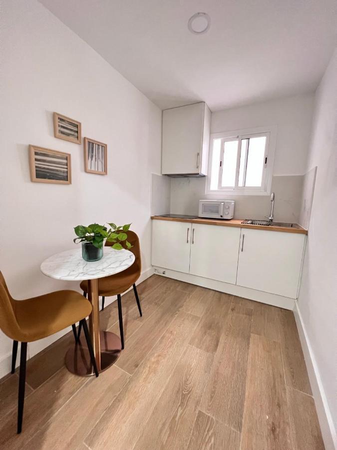 הוספיטלט דה יוברגאט Crysoyle Apartment Barcelona Next To Camp Nou מראה חיצוני תמונה