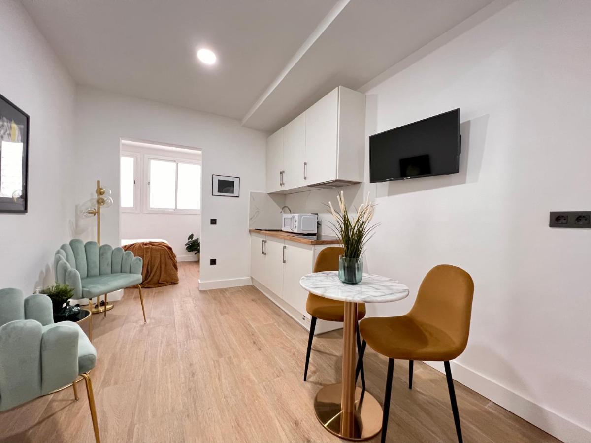 הוספיטלט דה יוברגאט Crysoyle Apartment Barcelona Next To Camp Nou מראה חיצוני תמונה